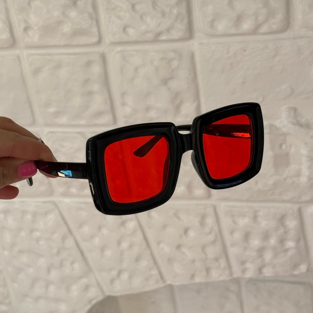 ⋆｡˚✩ Red Lens Square Sunglasses ✩˚｡⋆